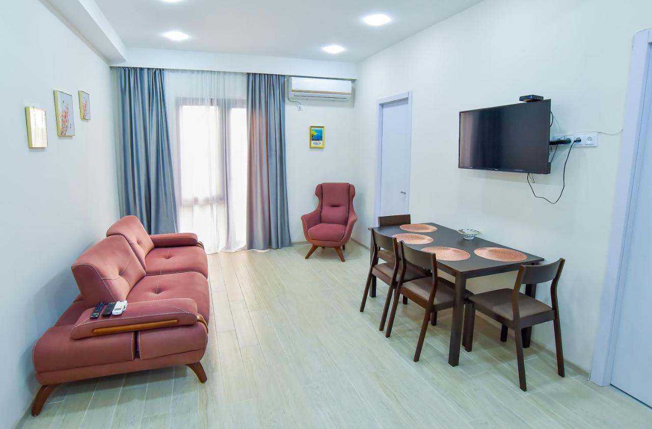 Valkhida'S Apartment Kutaisi Bagian luar foto